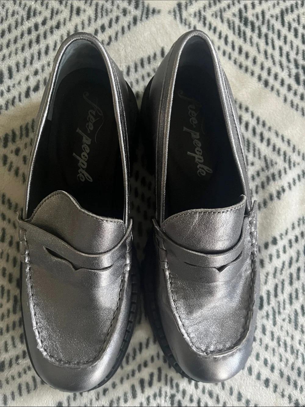 FREE PEOPLE Lyra Lug Sole Platform Loafer Womens 7 37 Silver Leather Chunky